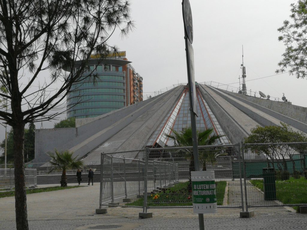 piramide Tirana